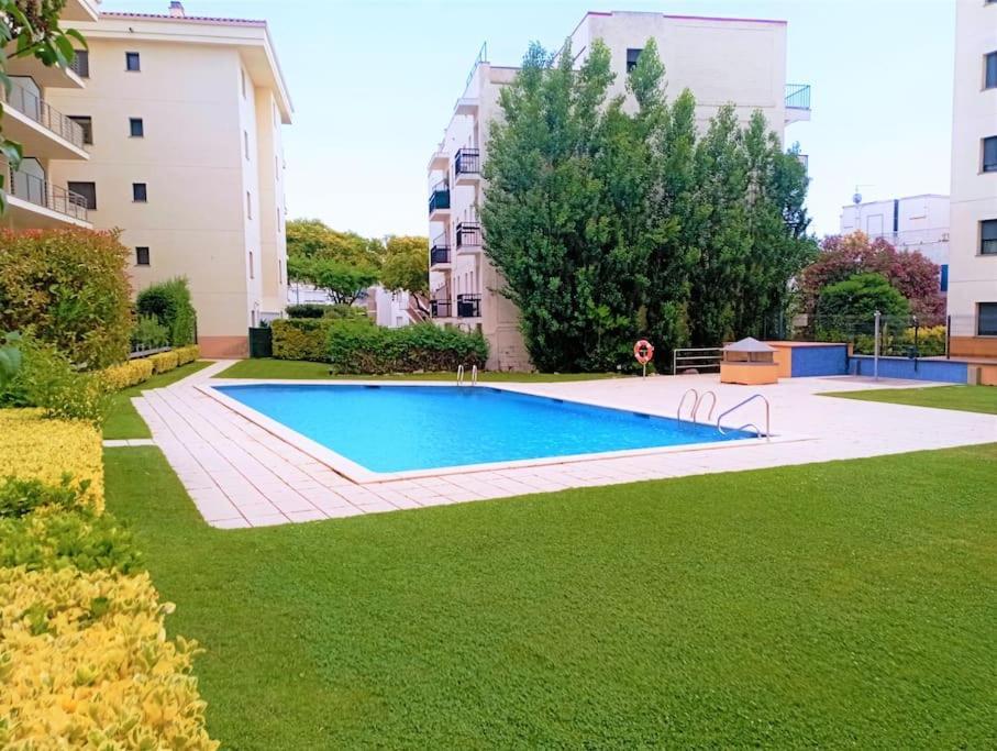 Apartamento En Primera Linea De Mar Roses Exterior photo
