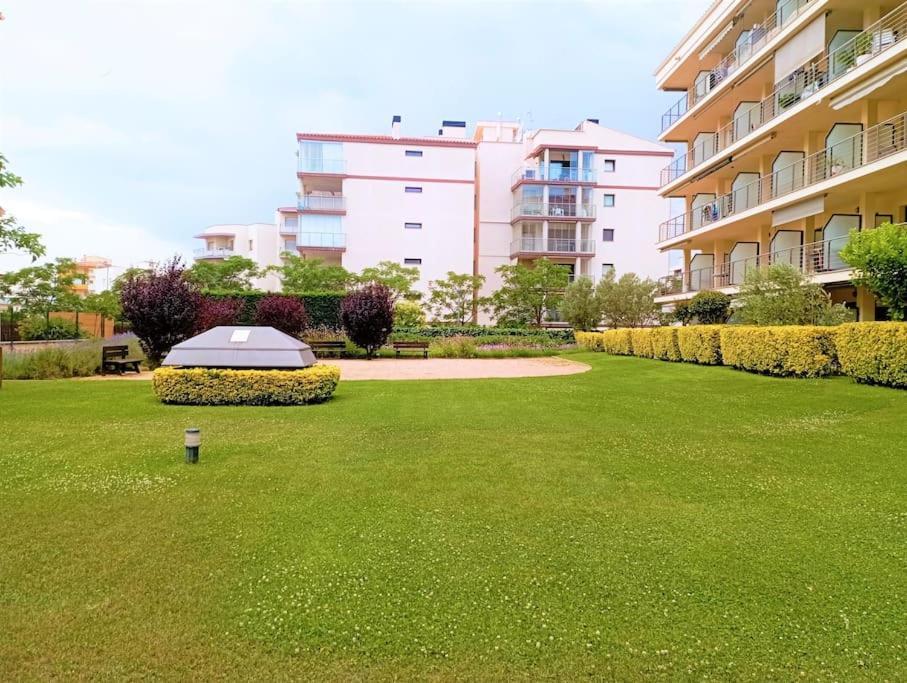 Apartamento En Primera Linea De Mar Roses Exterior photo
